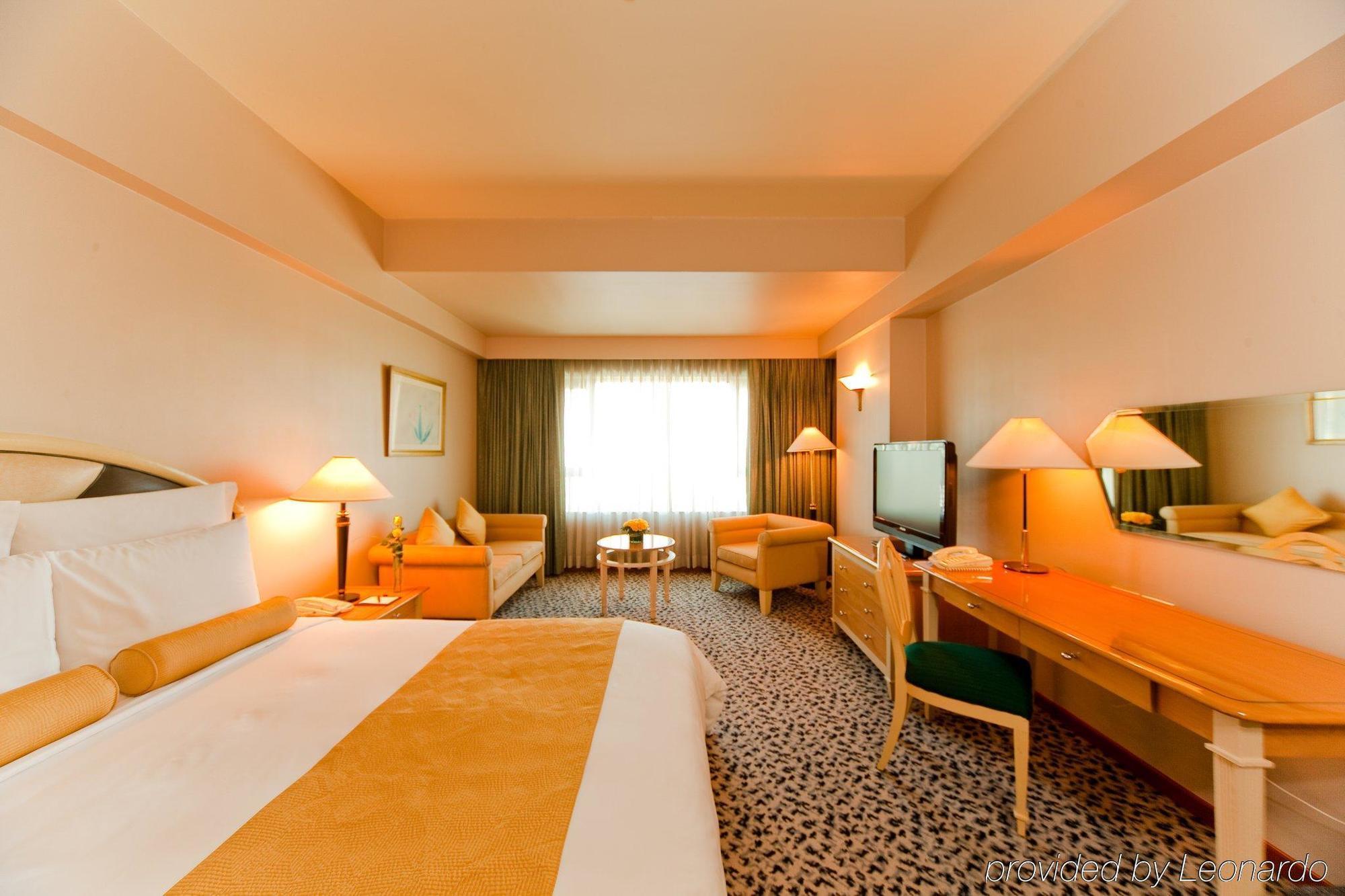 New World Makati Hotel, Manila Makati City Room photo